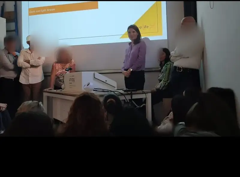 Dott.ssa Egle Arean durante una conferenza all'Università di Perugia